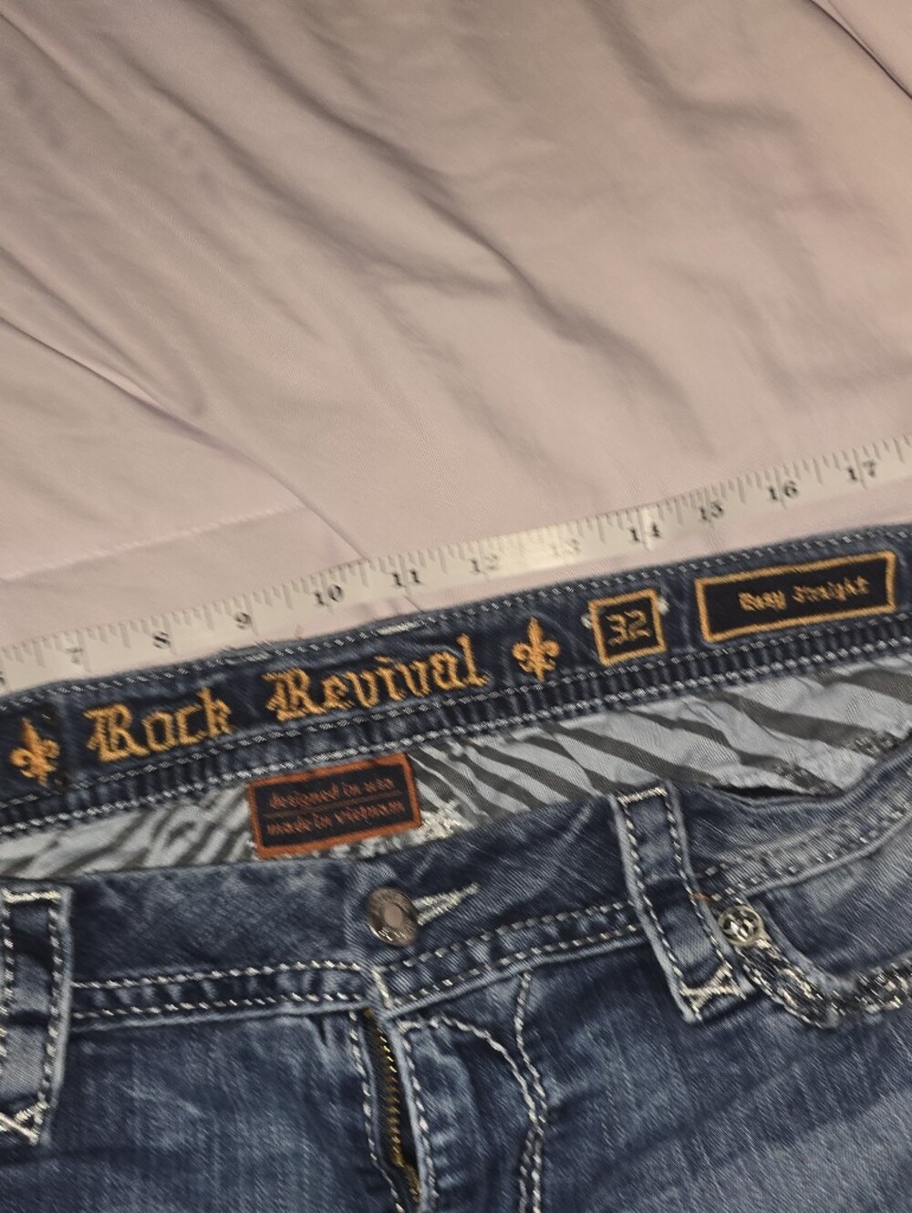 Rock Revival Women's  Distressed  Jeans Sz 32 Bling Pocket - Picture 6 of 8